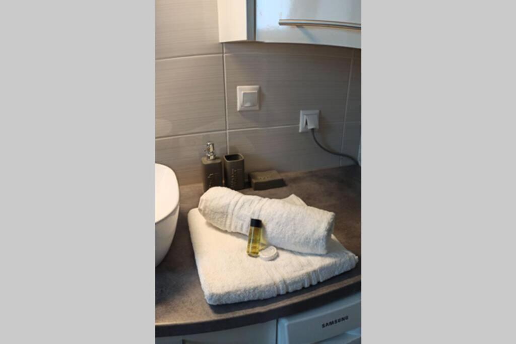 Modern Central Αpt 500M From The Beach. Chrissi Akti Chania Exterior foto