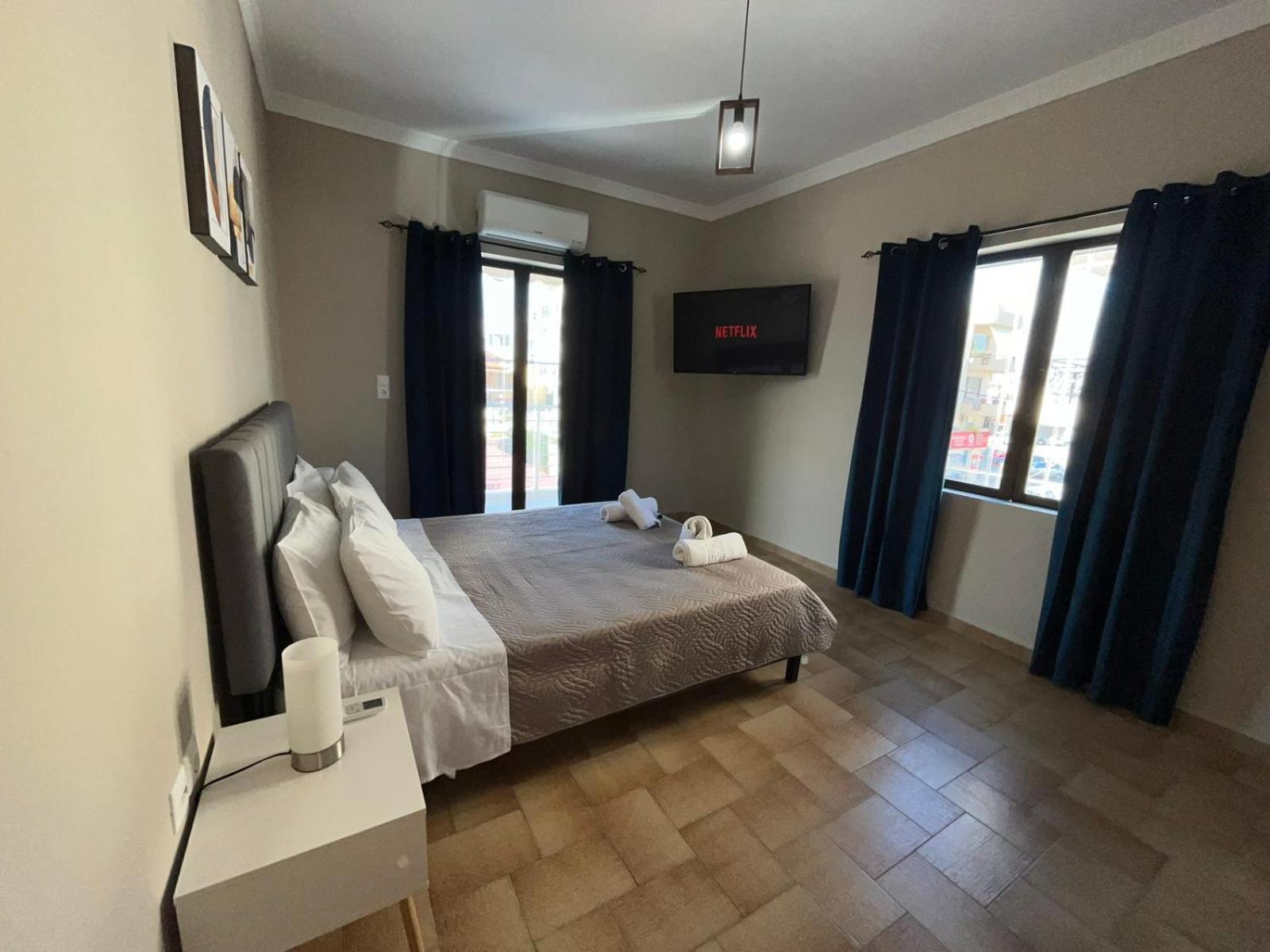 Modern Central Αpt 500M From The Beach. Chrissi Akti Chania Exterior foto