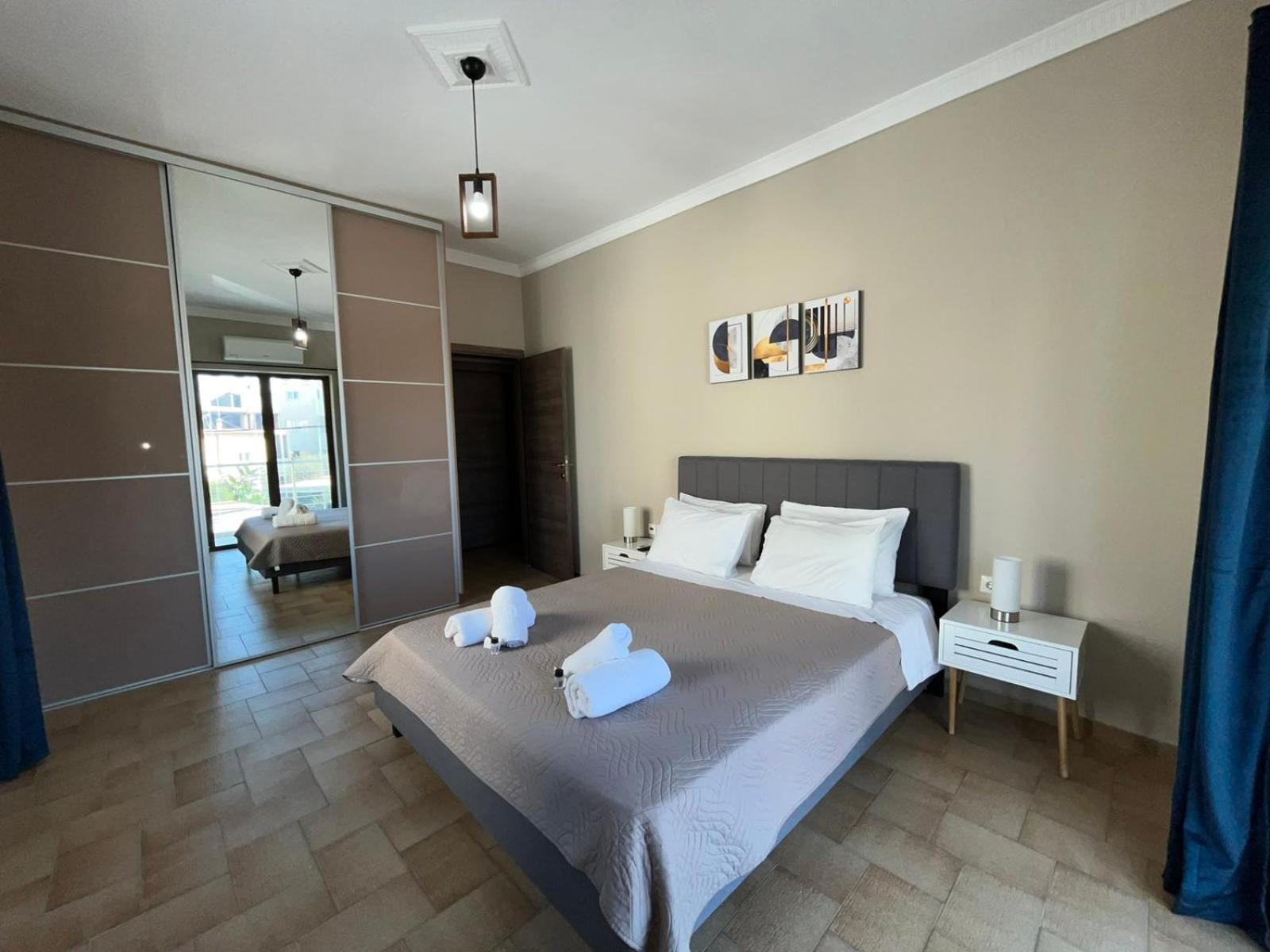 Modern Central Αpt 500M From The Beach. Chrissi Akti Chania Exterior foto